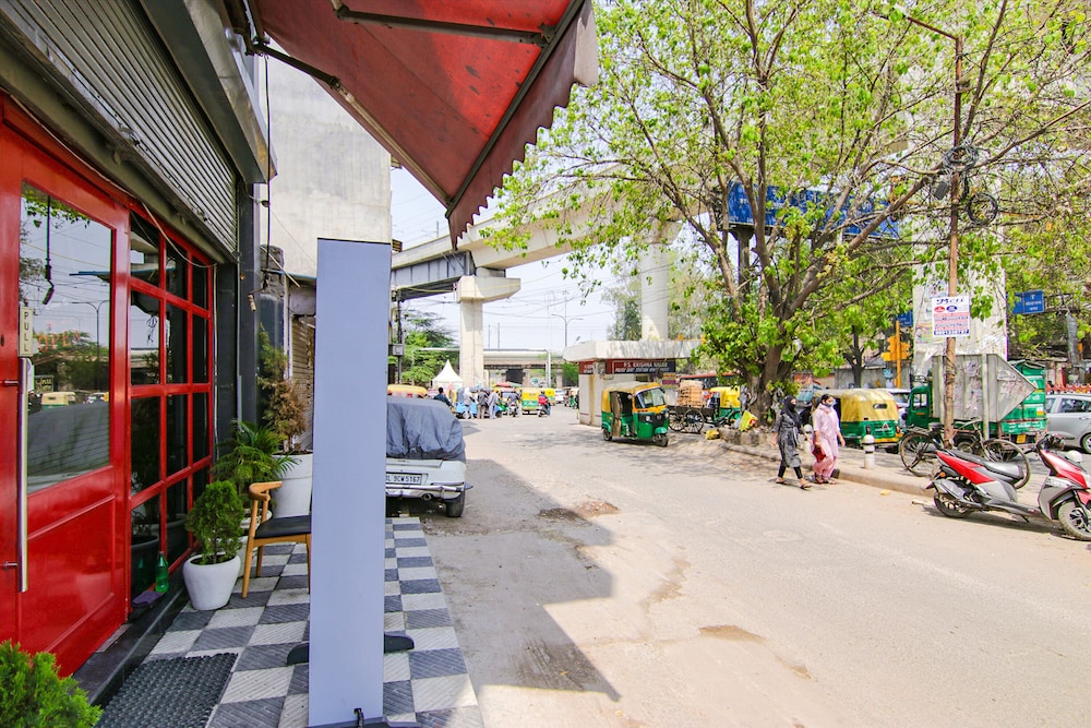 FabHotel Chawla House