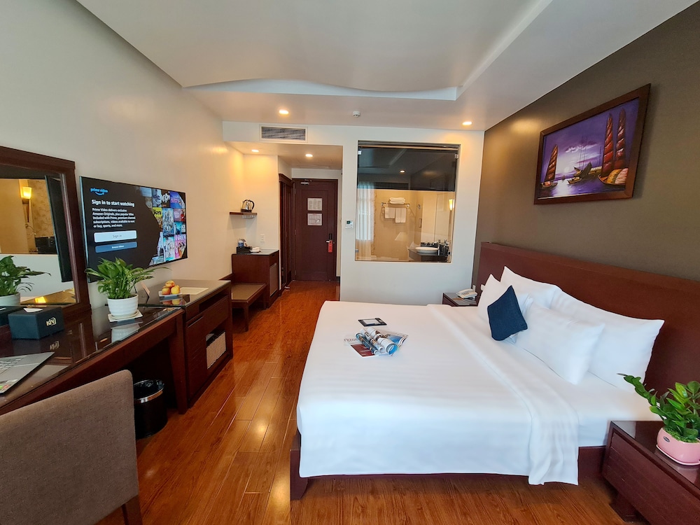 Kin Hotel Thi Sach