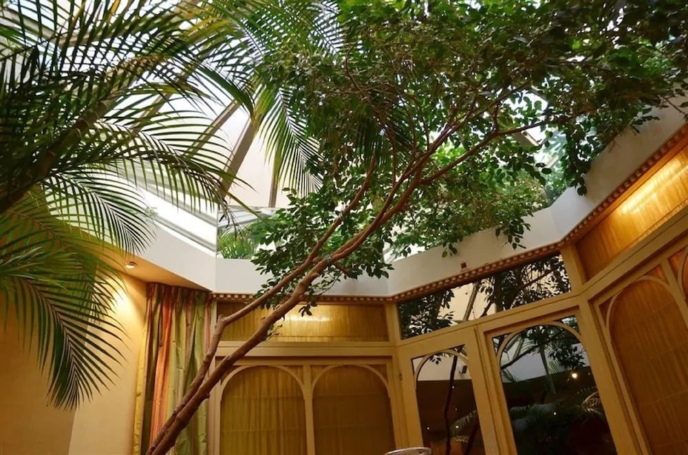 Neuilly Park Hotel