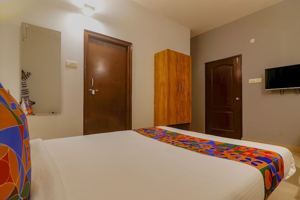  FabHotel Dream Nest