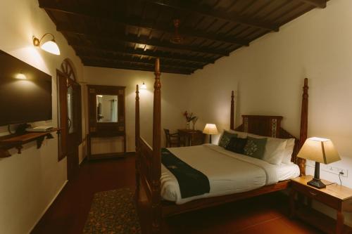 Palmgrove Lake Resort