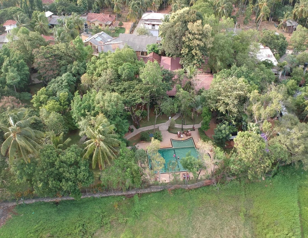 Pelwehera Village Resort
