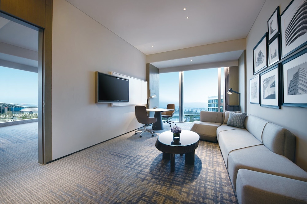 Crowne Plaza Shenzhen World Exhibition and Convention Center by IHG