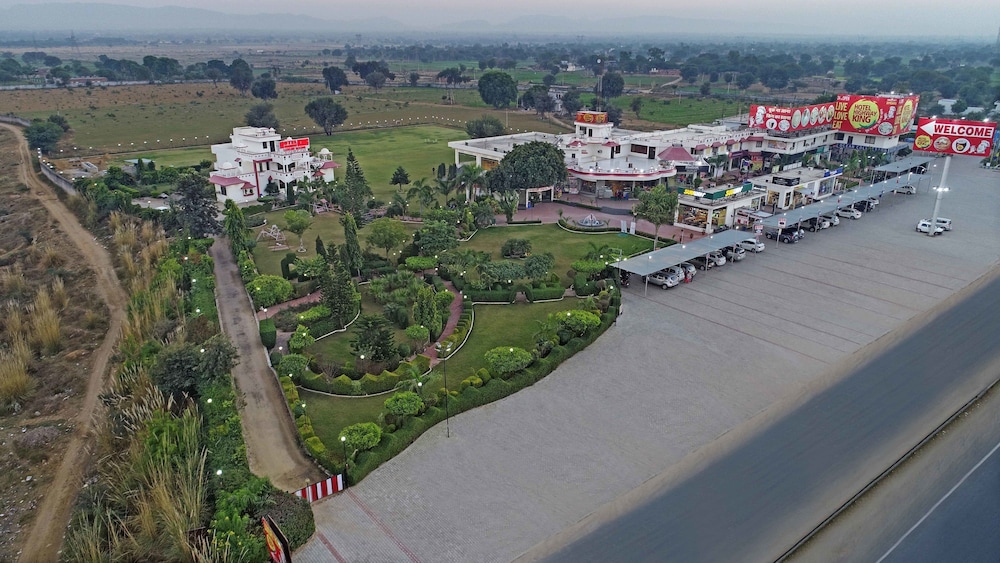 HOTEL HIGHWAY KING SHAHPURA