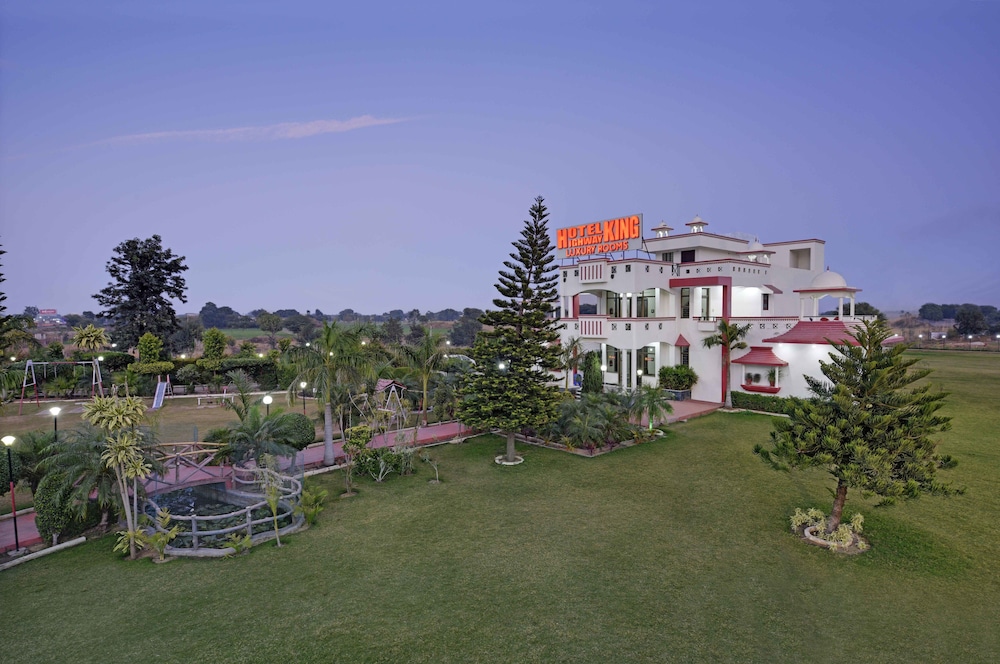 HOTEL HIGHWAY KING SHAHPURA