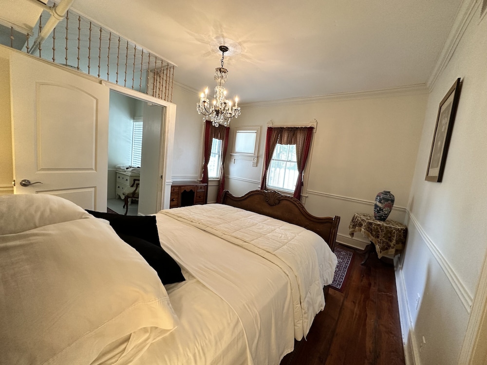 Amethyst Garden Inn