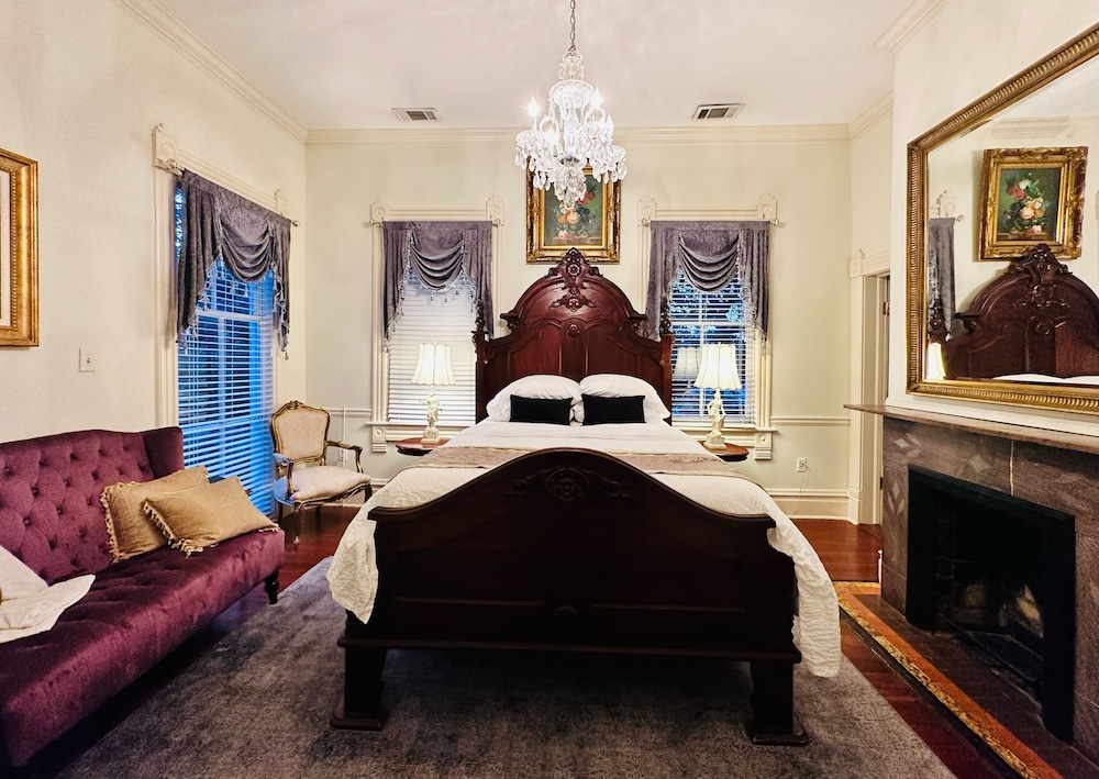 Amethyst Garden Inn