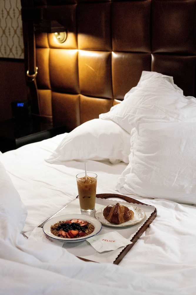 Gild Hall, A Thompson Hotel, by Hyatt