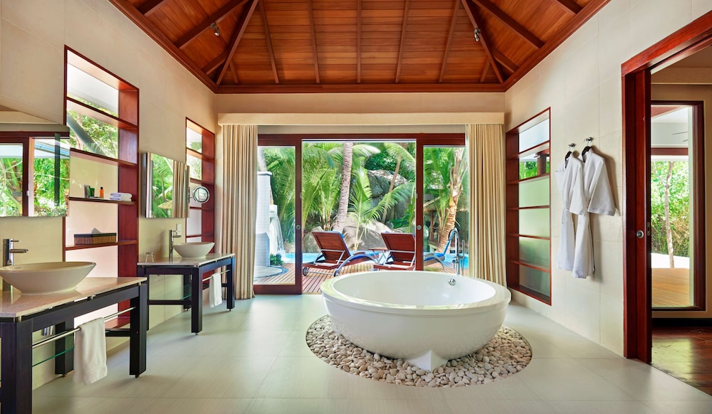 Hilton Seychelles Labriz Resort & Spa