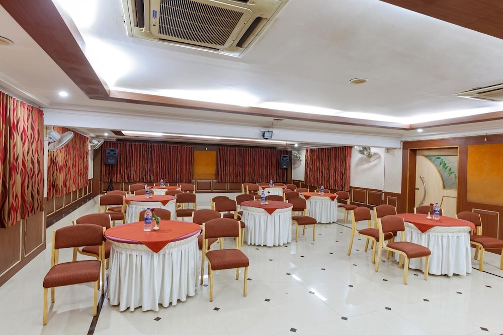 Hotel Woodland