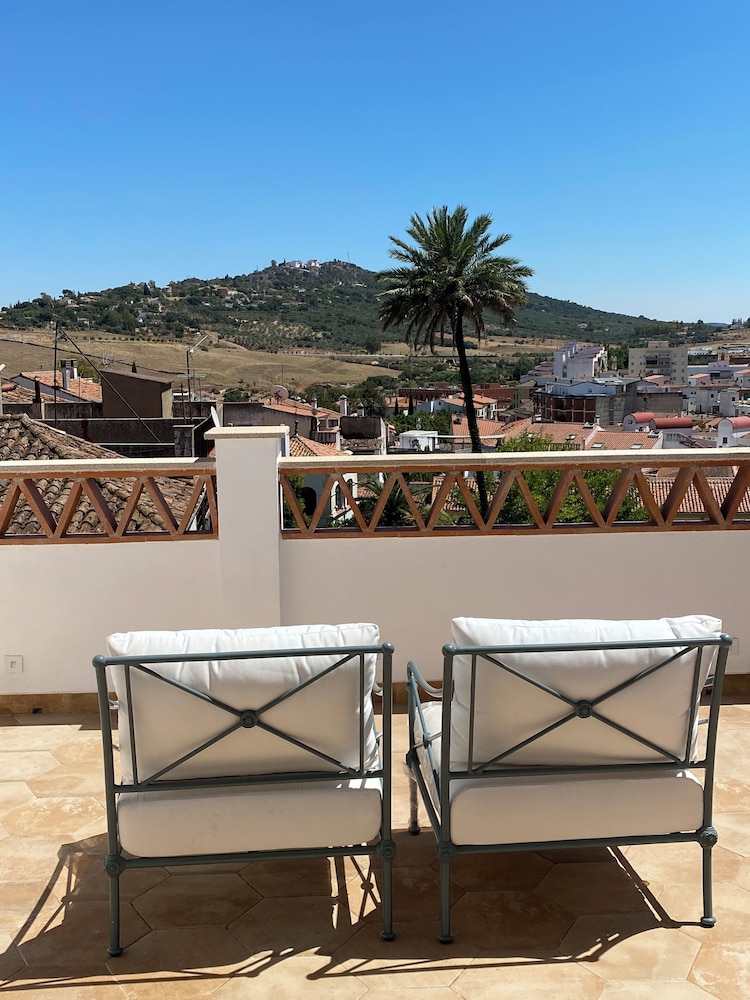 Casa Pizarro Hotel