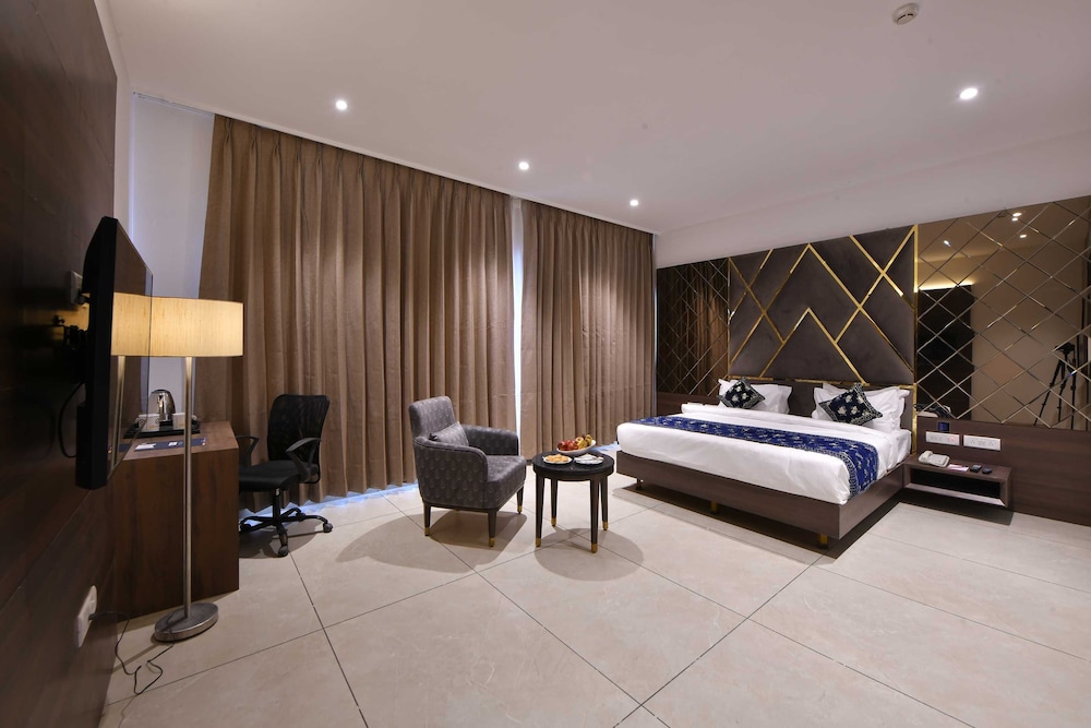 Clubhouse by CheckIn  Hotel Morbi