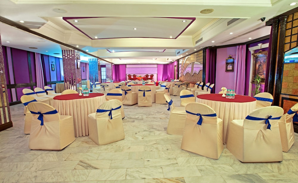 Hotel Rajmahal