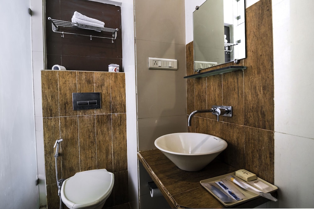 Hotel Monarch Guestline in MIDC Rabale