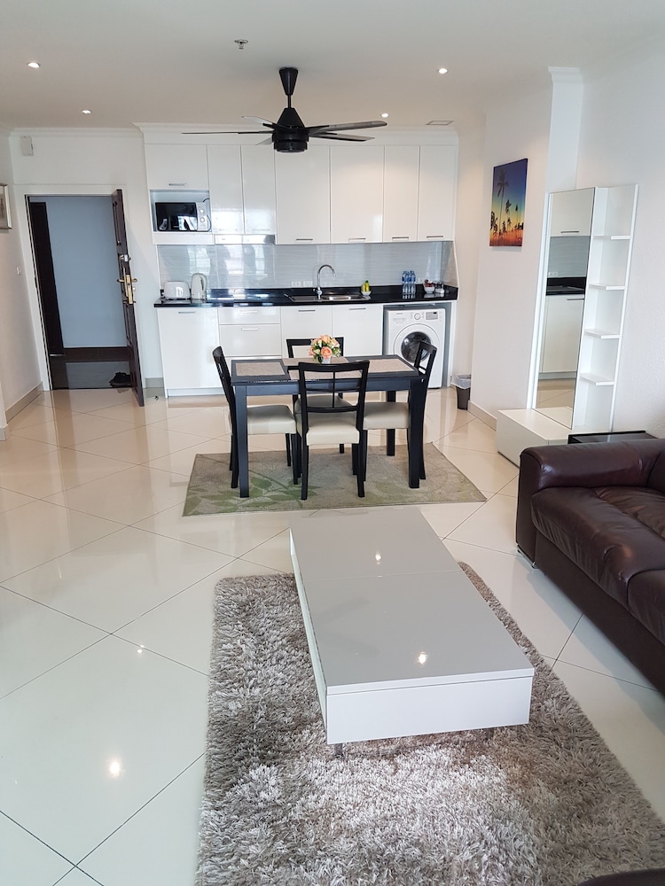 VTSIX Condo Service at View Talay 6 Condo Pattaya