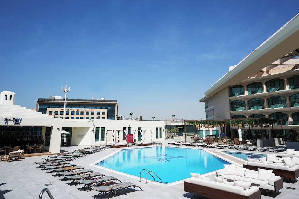Mövenpick Grand Al Bustan Dubai