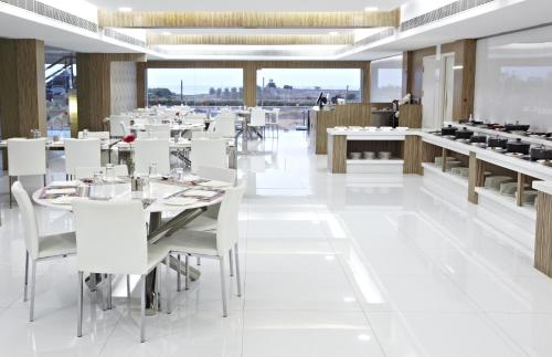 Grande Bay Resort And Spa