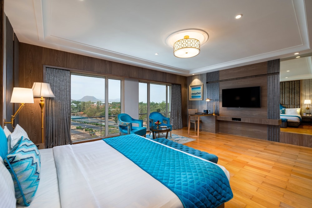 Express Inn The Business Luxury Hotel