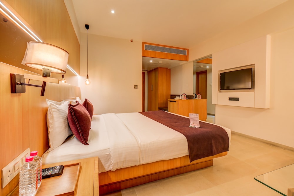 The SSK Solitaire Hotel and Banquets