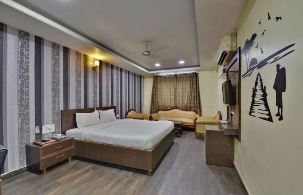 Hotel Puneet International