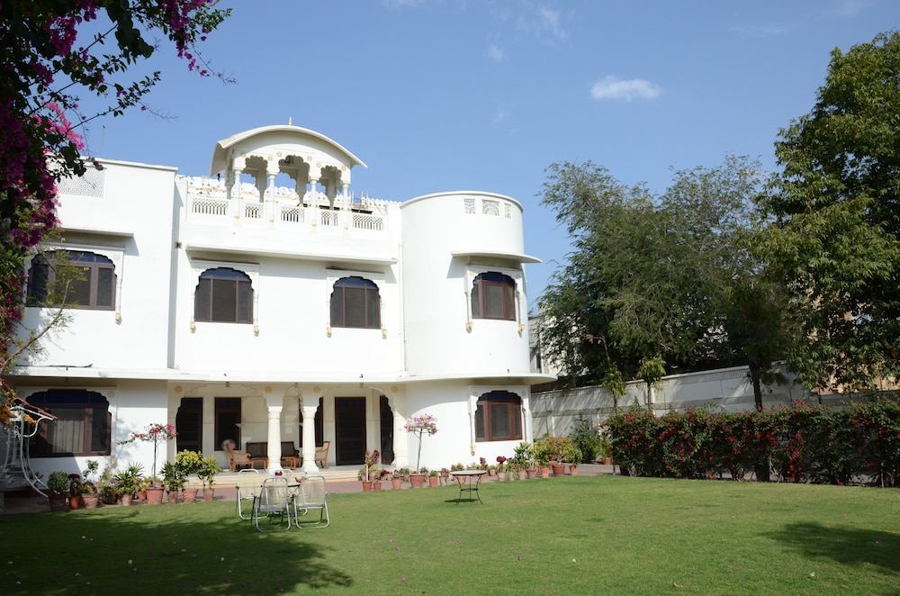 Hotel Megh Niwas