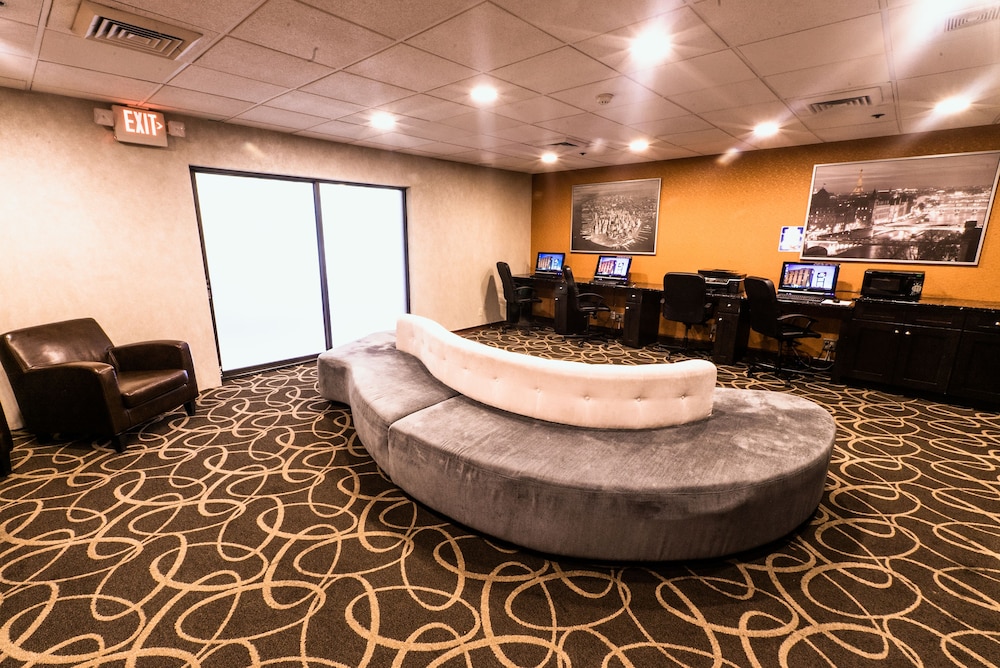 Crowne Plaza Newark Airport by IHG
