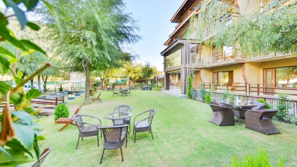 Eden Resorts