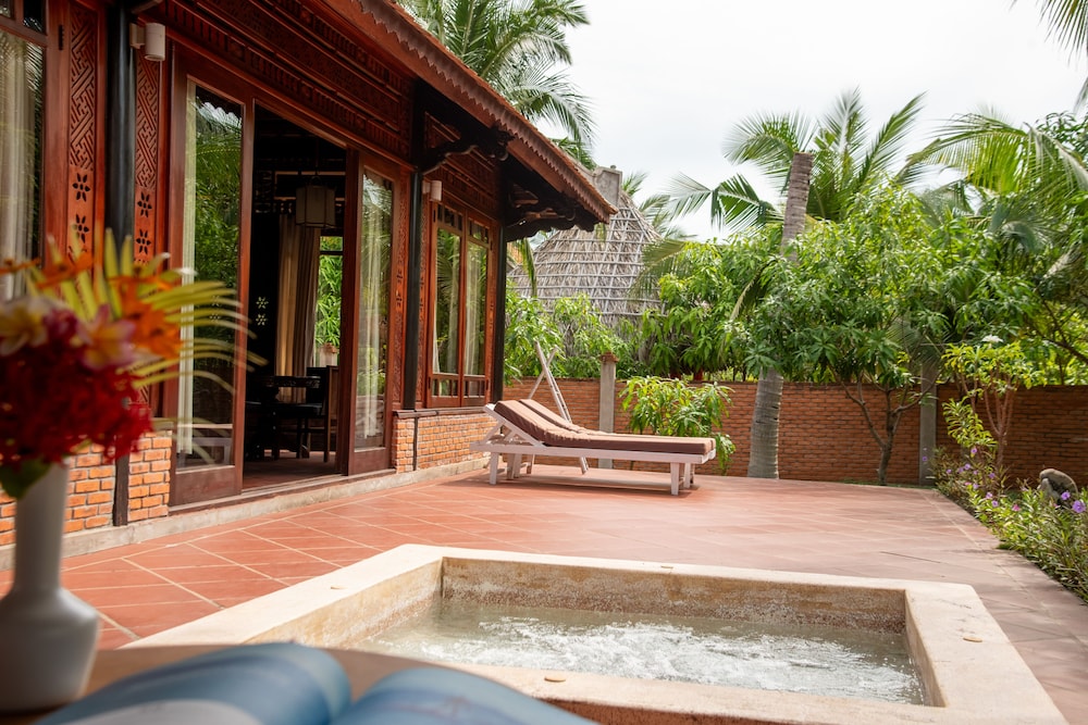 Full Moon Village Resort