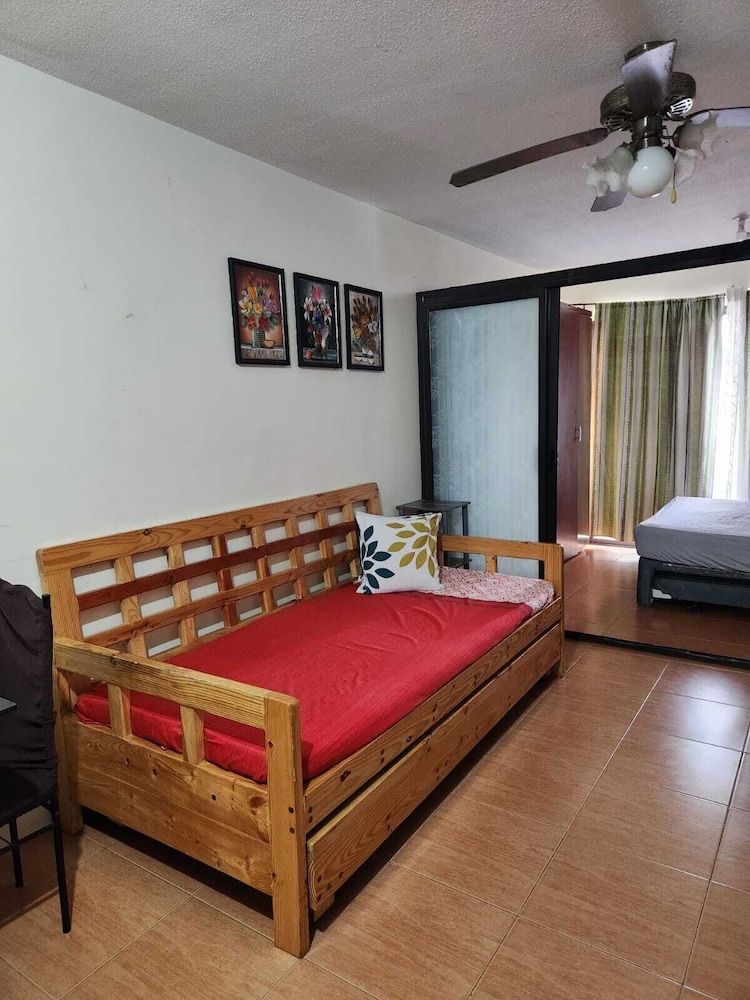 1 Bedroom Condo at One Oasis Condominuim