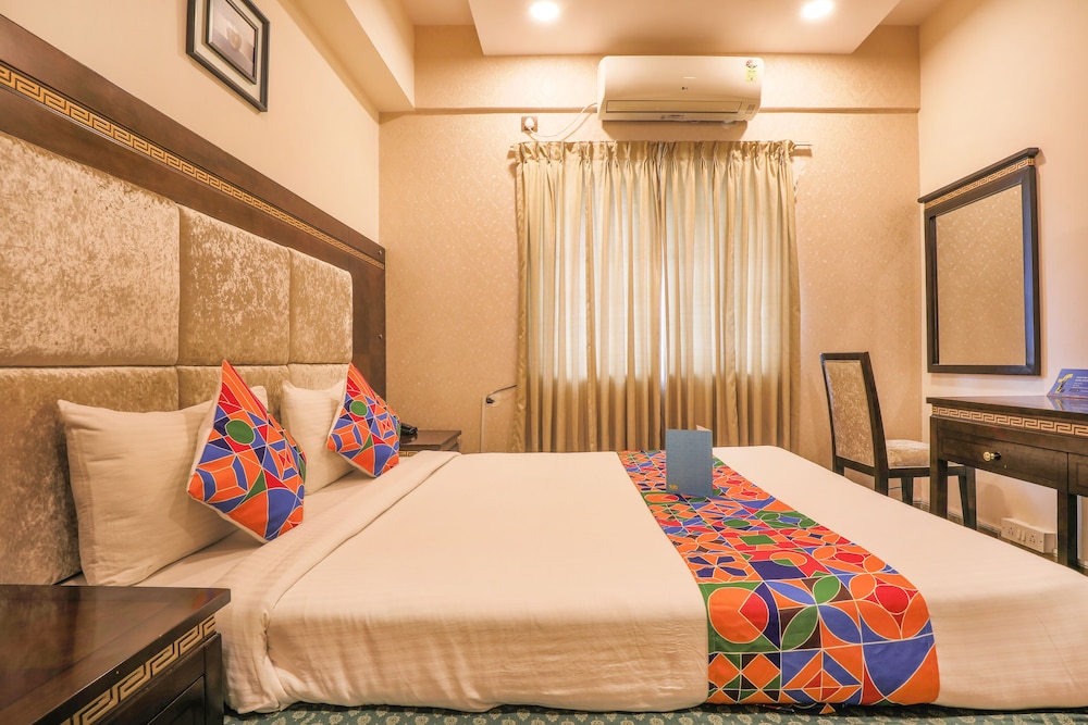 Fabhotel Frazer Suites