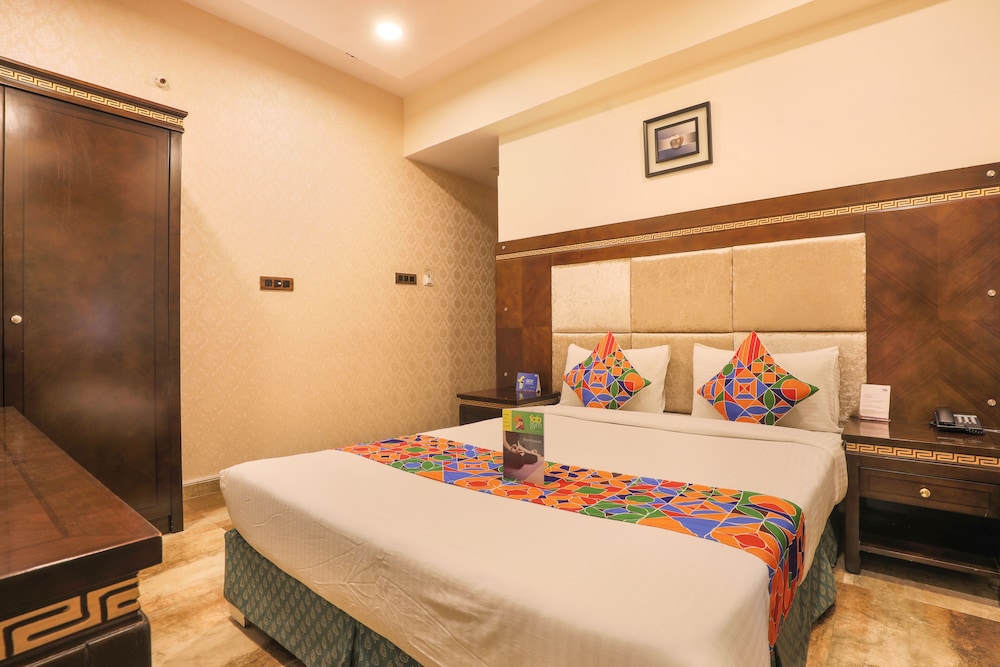 Fabhotel Frazer Suites
