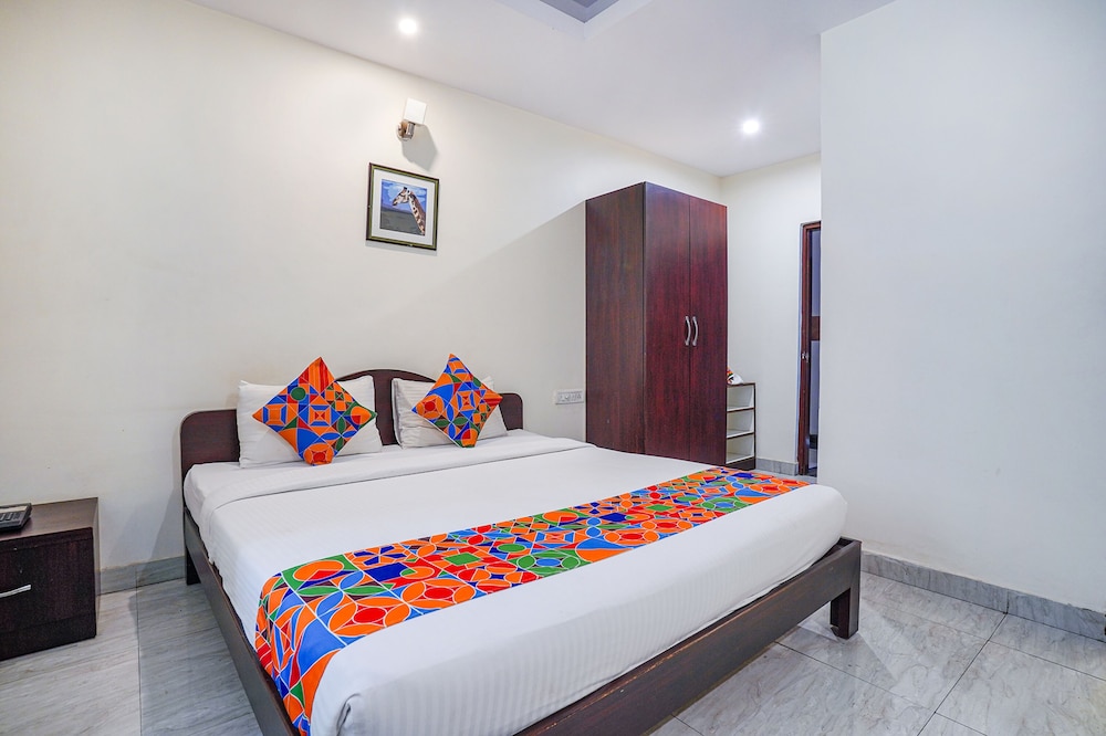 FabHotel Shreyas Inn - Kaikondrahalli Lake