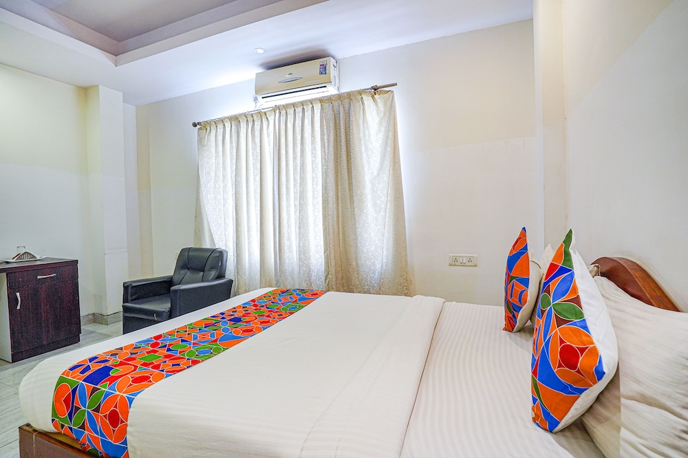 FabHotel Shreyas Inn - Kaikondrahalli Lake