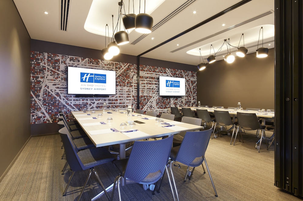 Holiday Inn Express Sydney Airport by IHG