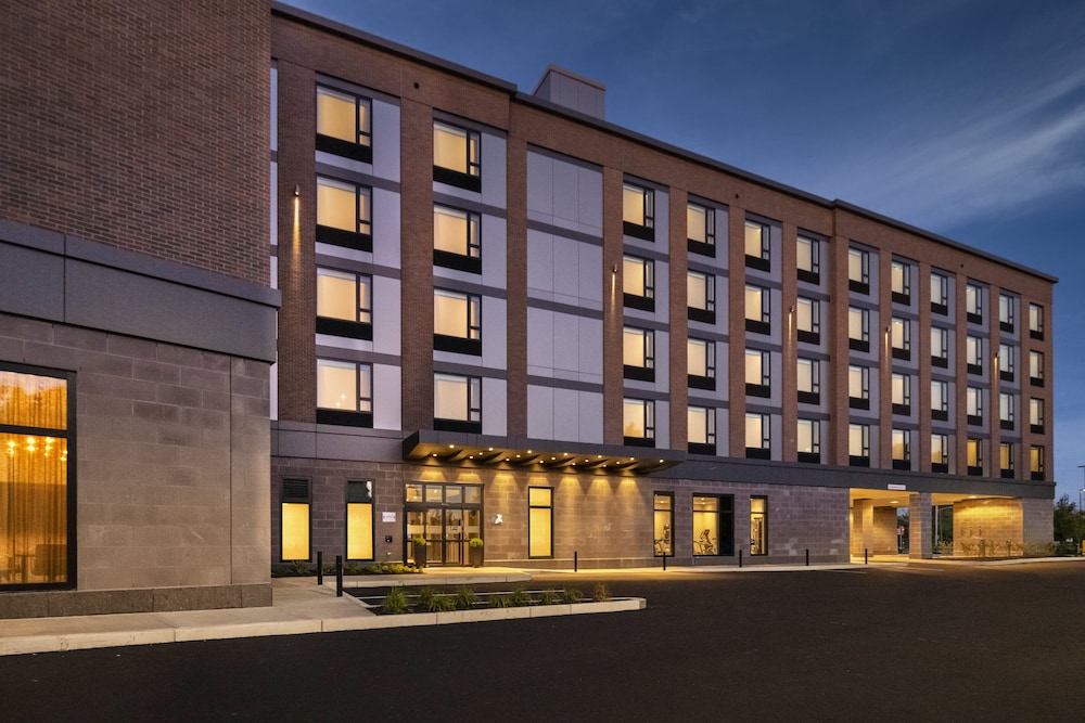 Staybridge Suites Boston Logan Airport - Revere by IHG