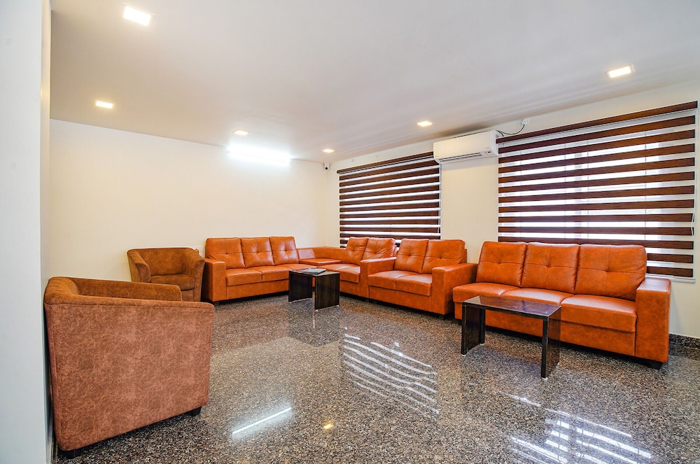 FabHotel Greenwood Xpress Inn