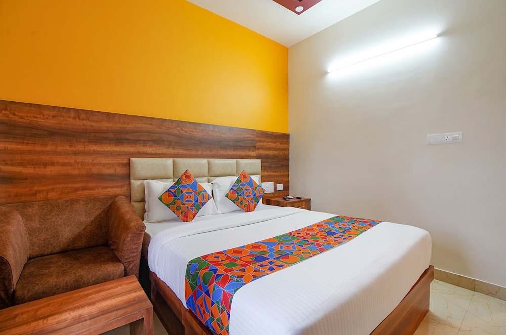 FabHotel Greenwood Xpress Inn
