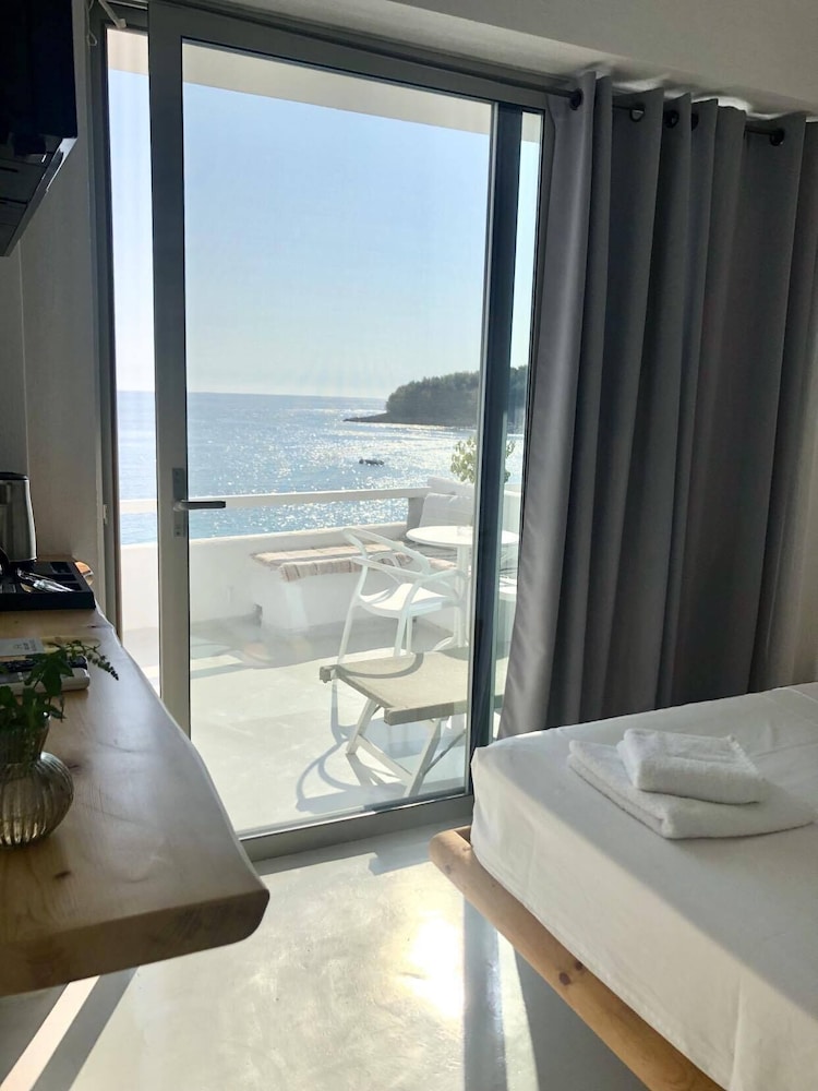 Geo & Art Boutique Hotel