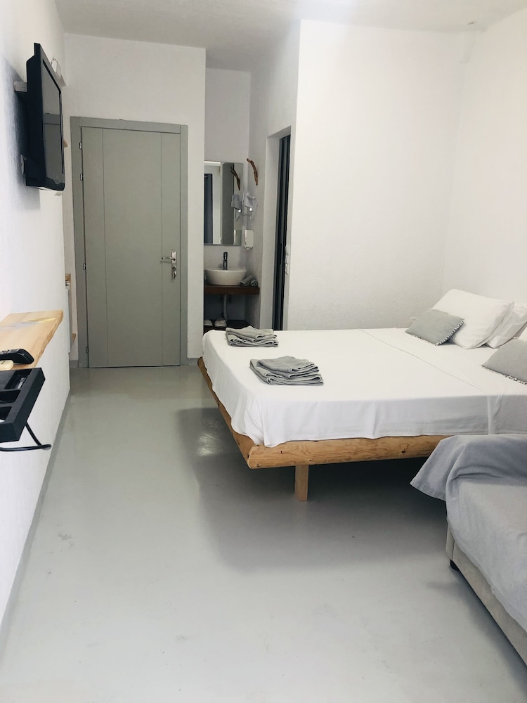 Geo & Art Boutique Hotel