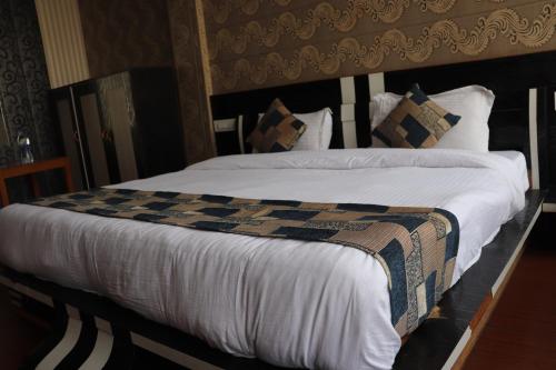 The Sleeping Beauty Hotel By Vedix Yaatra