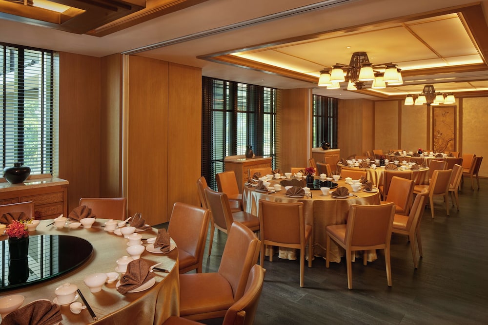 Hotel Tentrem Jakarta