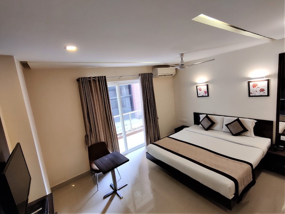 Grand Plaza Hotel