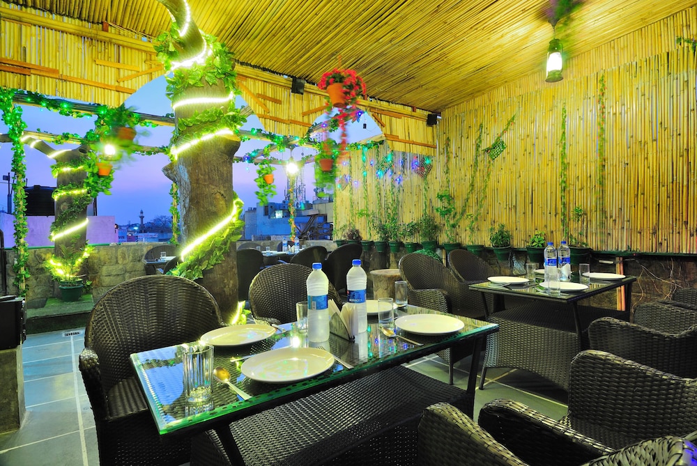 Hotel Aman International