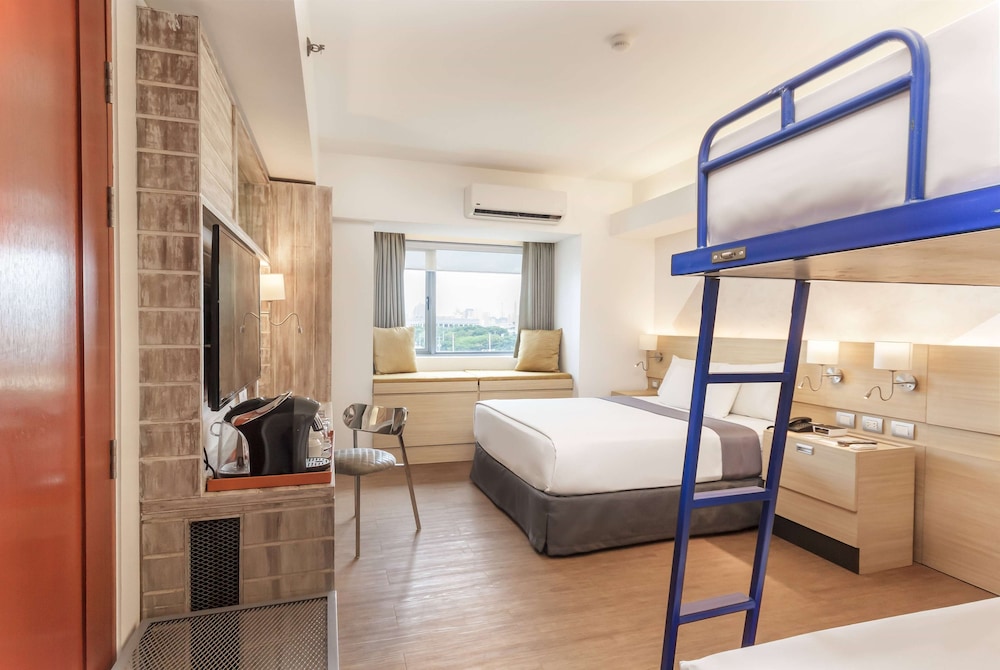 TRYP by Wyndham Mall of Asia Manila