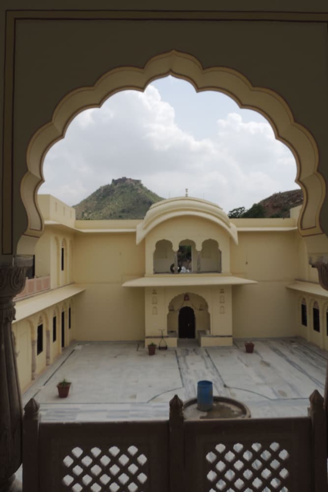 Dhulagarh Heritage Hotel