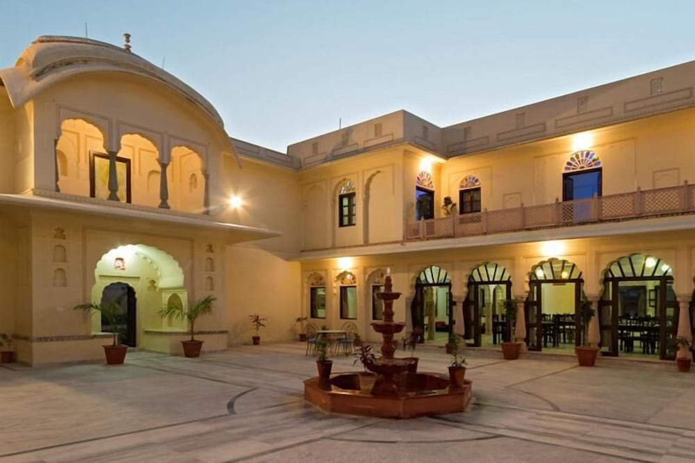 Dhulagarh Heritage Hotel