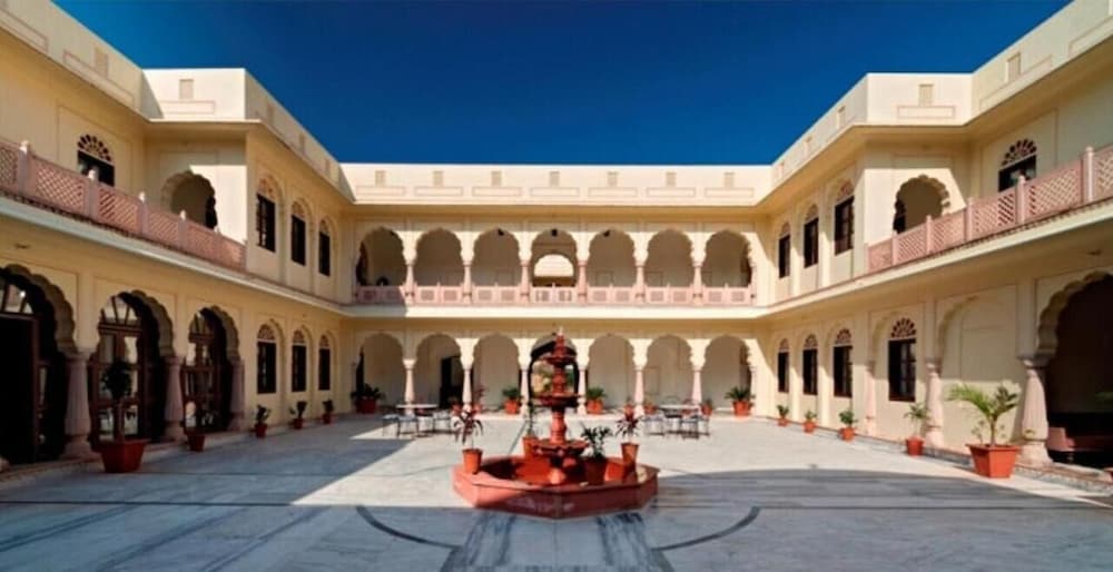 Dhulagarh Heritage Hotel