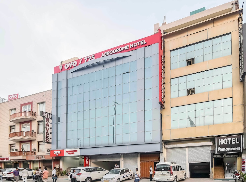 Oyo 725 Hotel Wow Inn