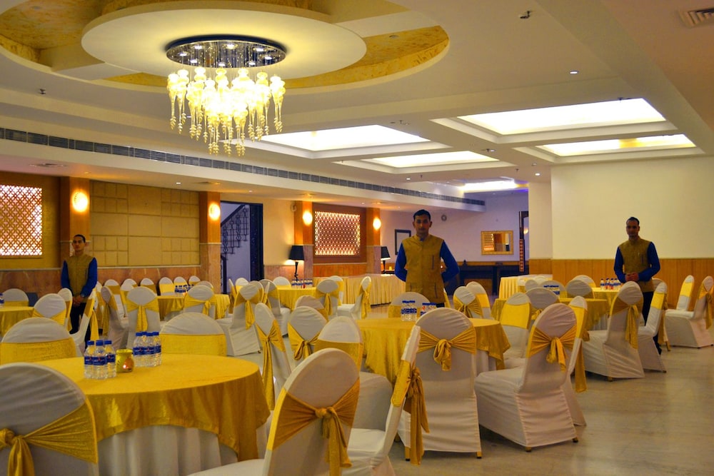 LElegant Hotel & Banquets by Ace Manor