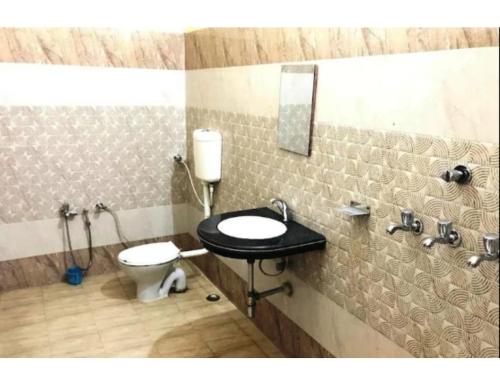 Shri Ram Hotel - 50 Mtrs. from Shri Ram Janam Bhumi